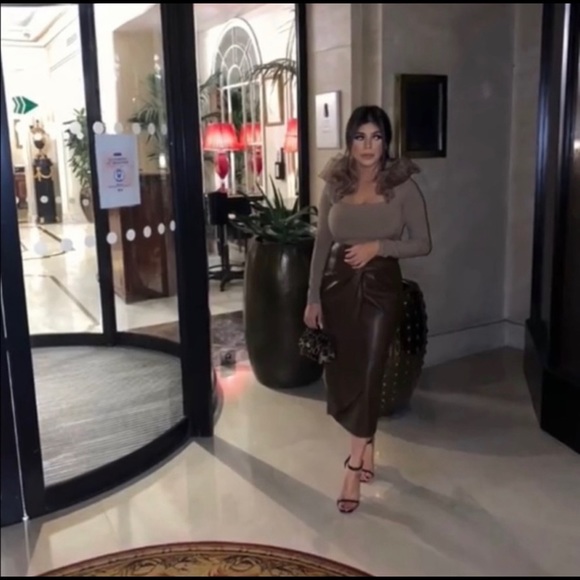 ZARA BROWN ORGANZA RUFFLE LONG SLEEVE TOP SIZE M - Picture 3 of 6